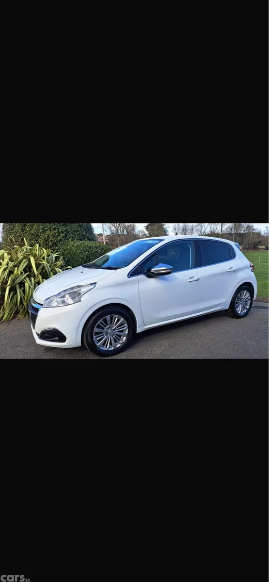 Peugeot 208 Hatchback, Diesel, 2017, White
