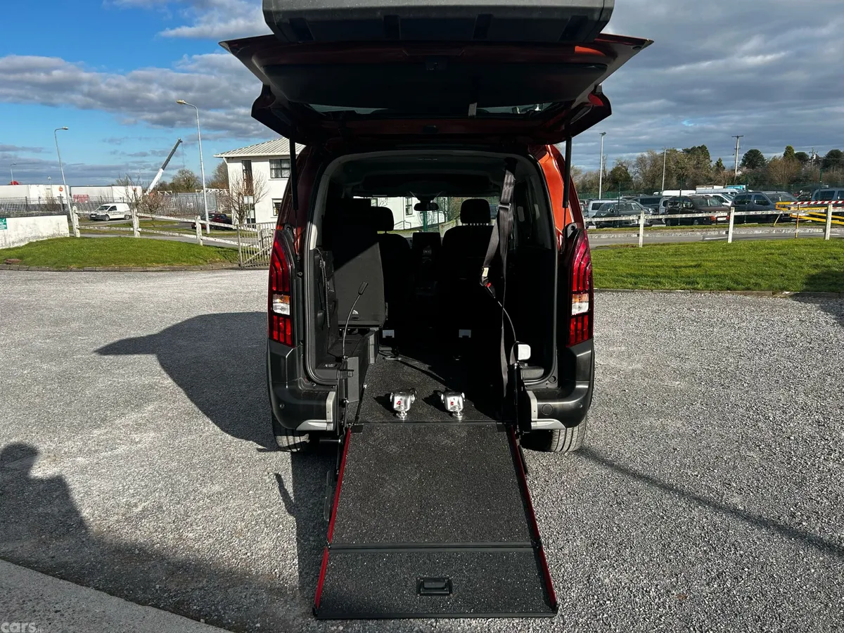 Peugeot Rifter MPV, Diesel, 2022, Bronze