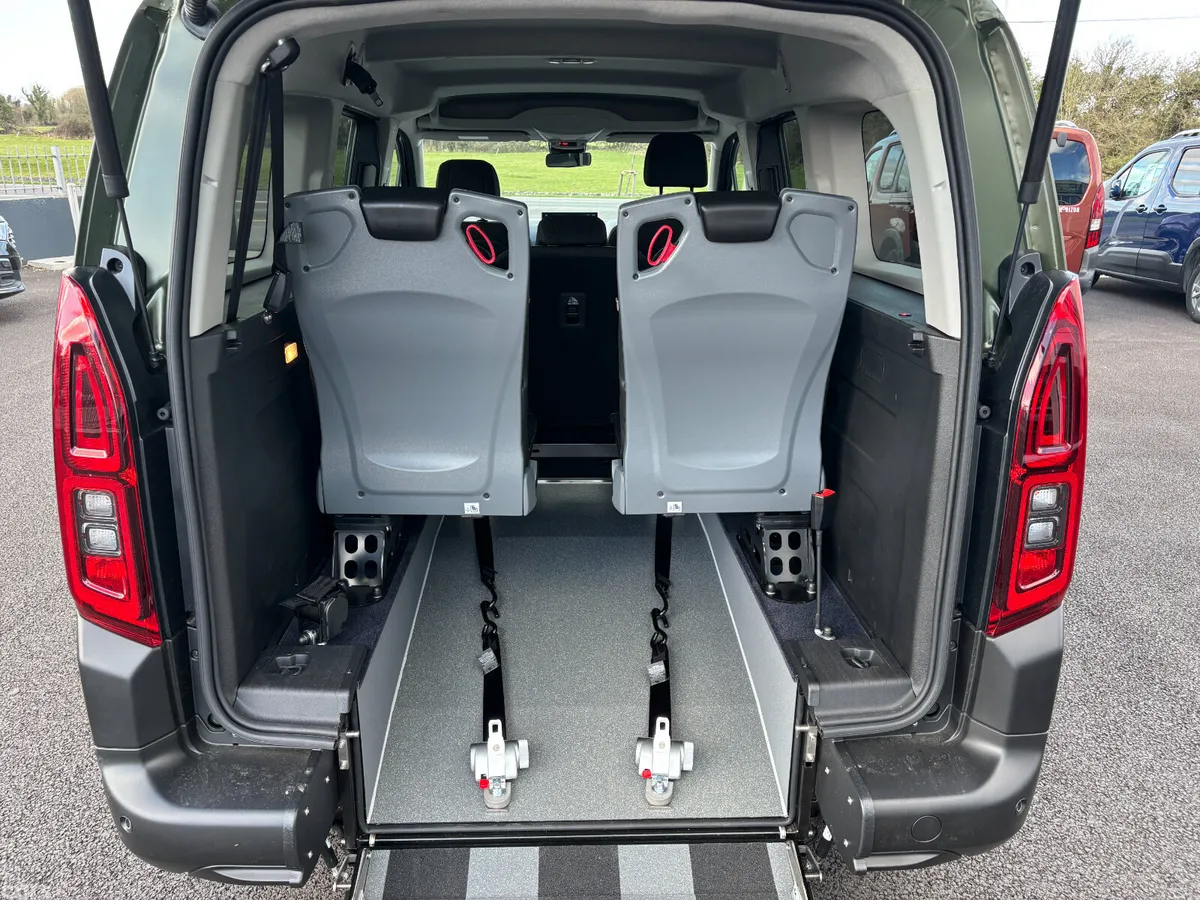 Ford Tourneo Connect MPV, Diesel, 2026, Blue
