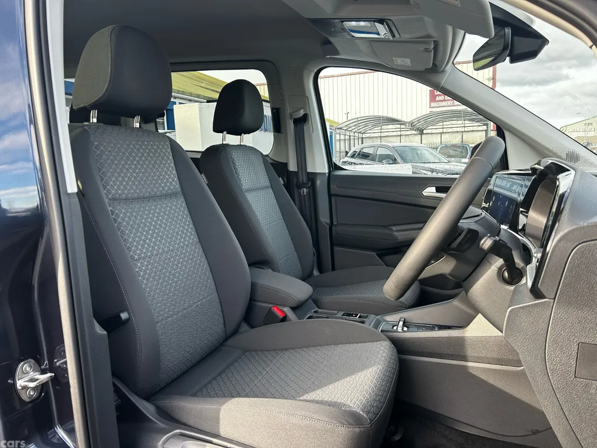 Ford Tourneo Connect MPV, Diesel, 2027, Blue