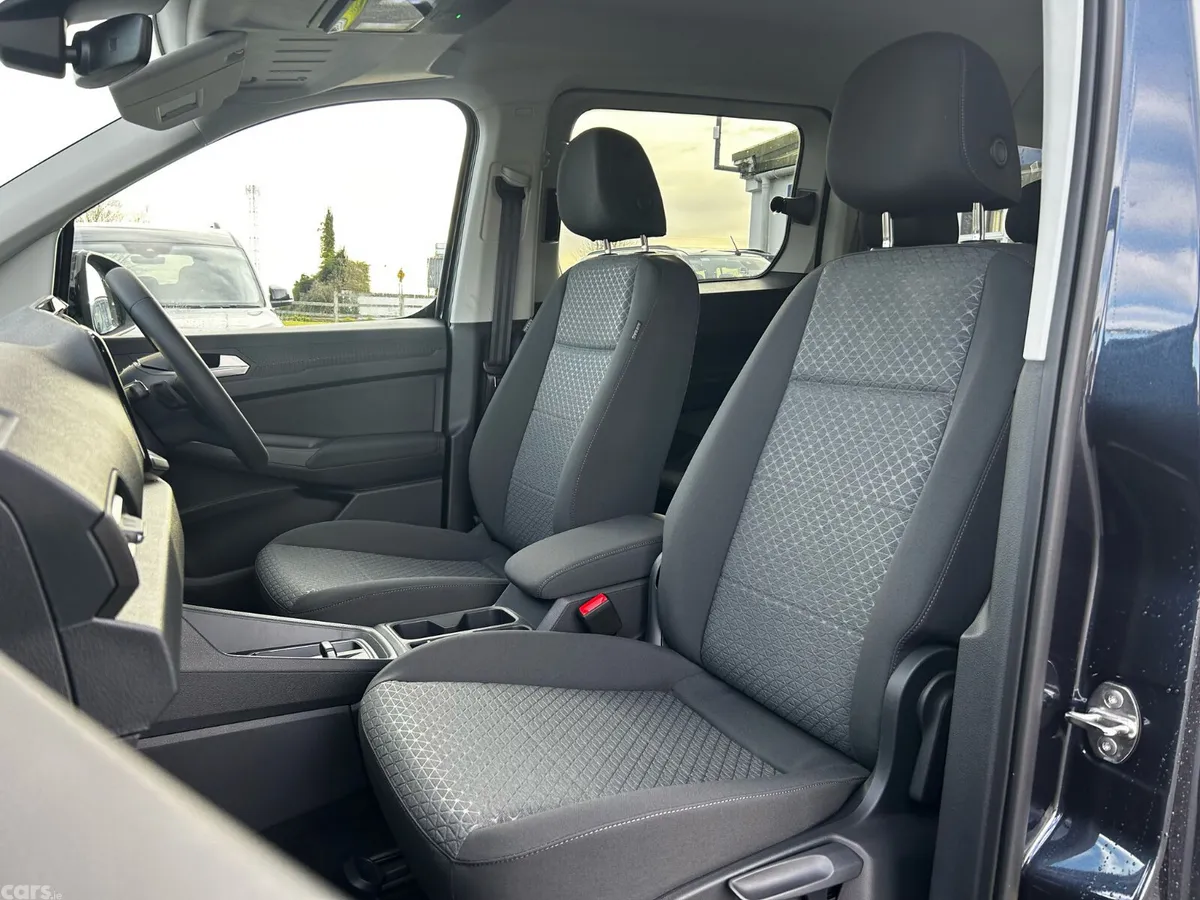 Ford Tourneo Connect MPV, Diesel, 2027, Blue