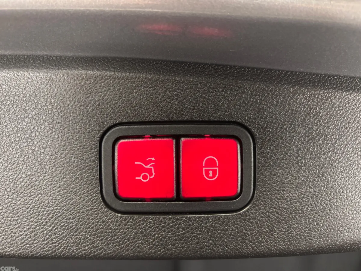 Mercedes-Benz E-Class Saloon, Petrol, 2014, Silver