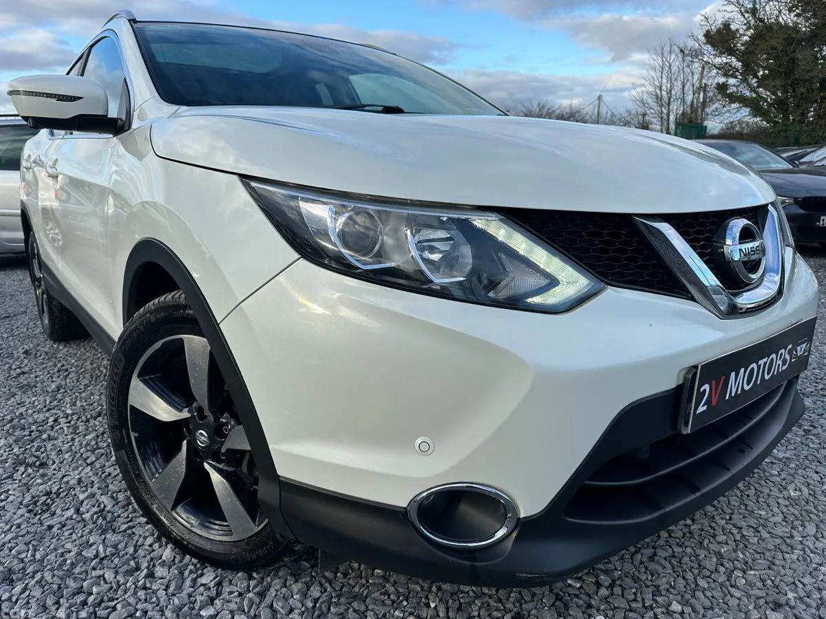 Nissan Qashqai Hatchback, Diesel, 2016, White