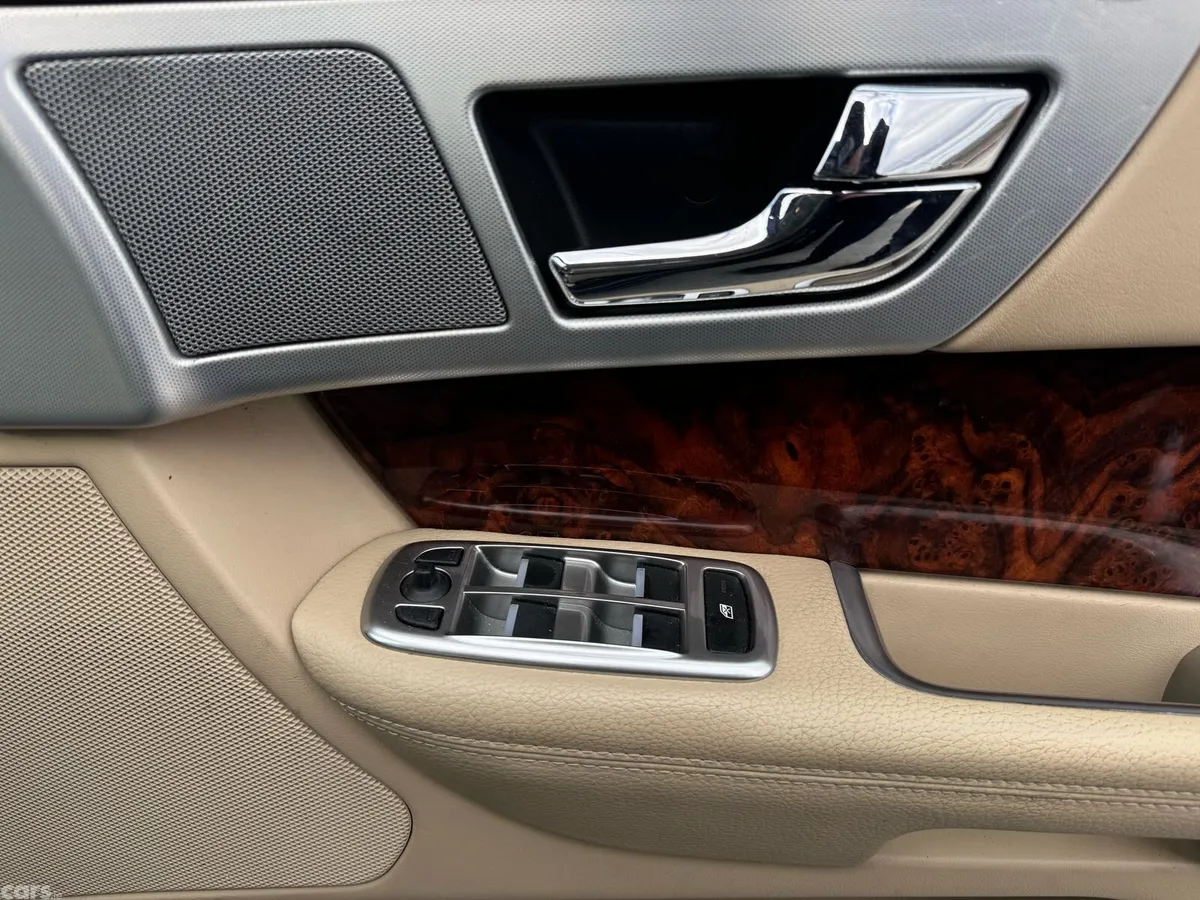 Jaguar XF Saloon, Diesel, 2013, Blue