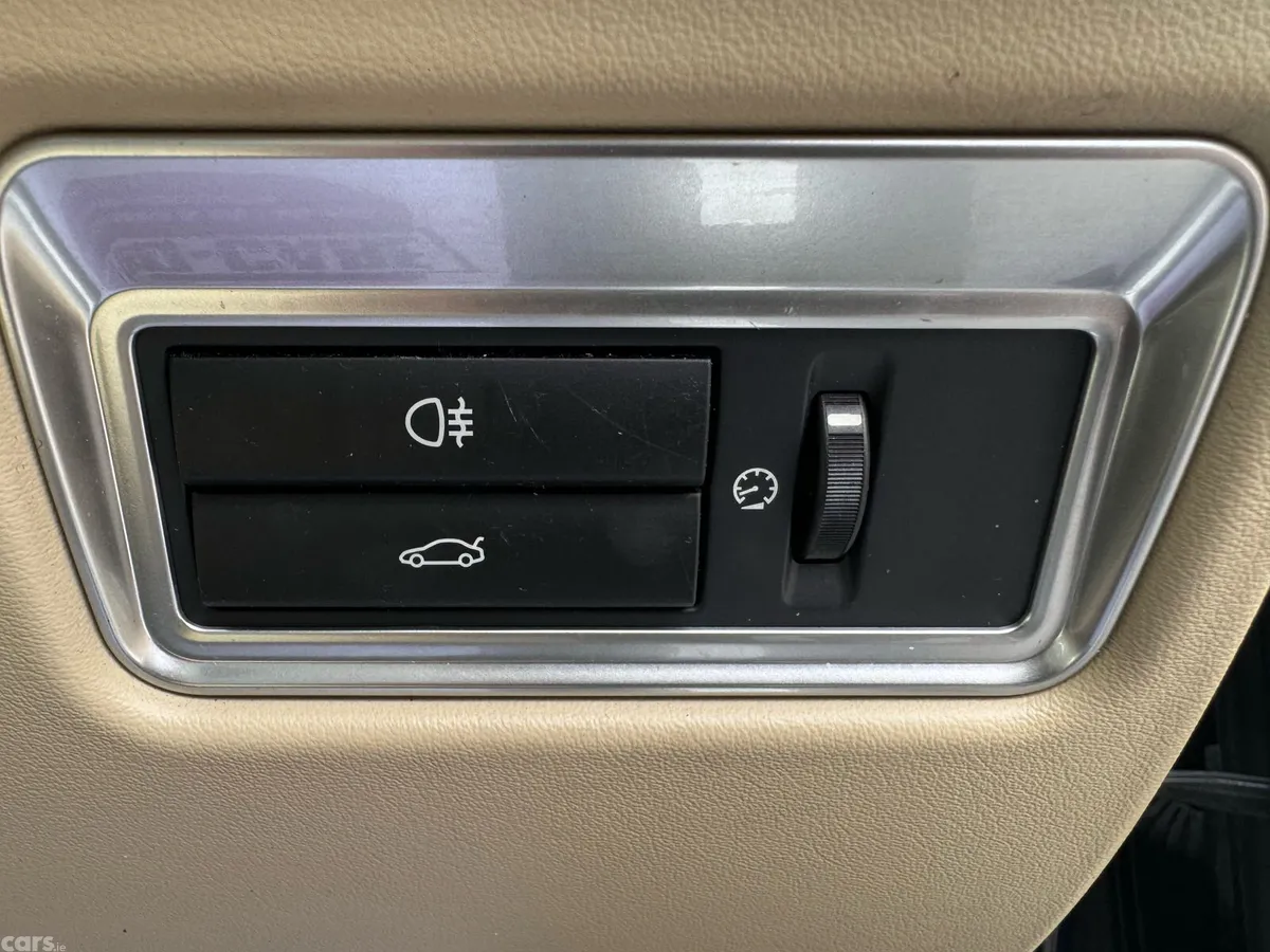 Jaguar XF Saloon, Diesel, 2013, Blue