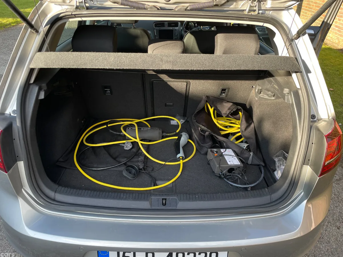 Volkswagen Golf Hatchback, Electric, 2015, Silver
