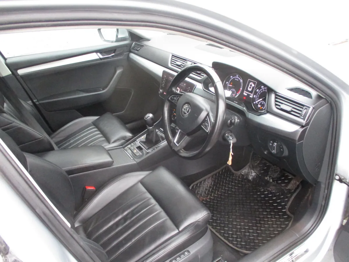 Skoda Superb Hatchback, Diesel, 2019, Silver