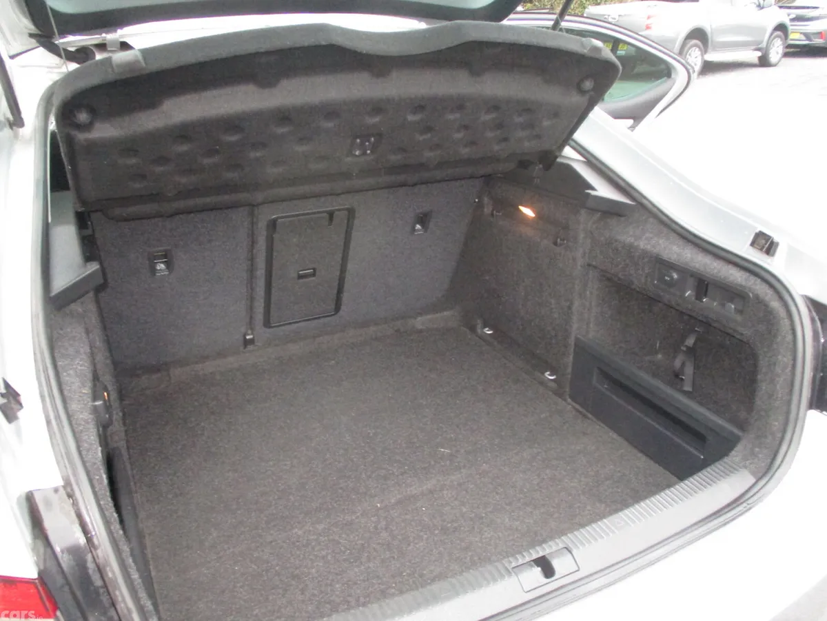 Skoda Superb Hatchback, Diesel, 2019, Silver