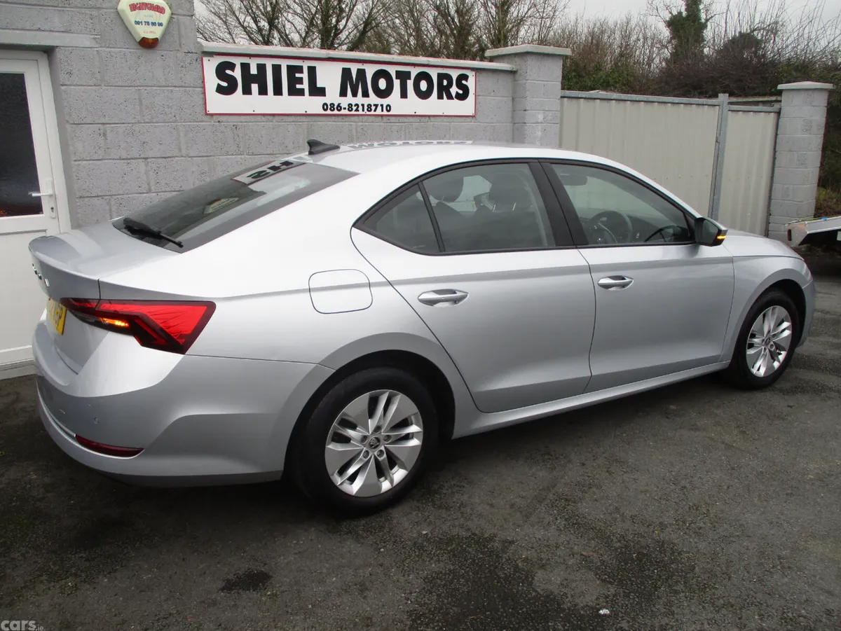 Skoda Octavia Hatchback, Petrol, 2022, Silver