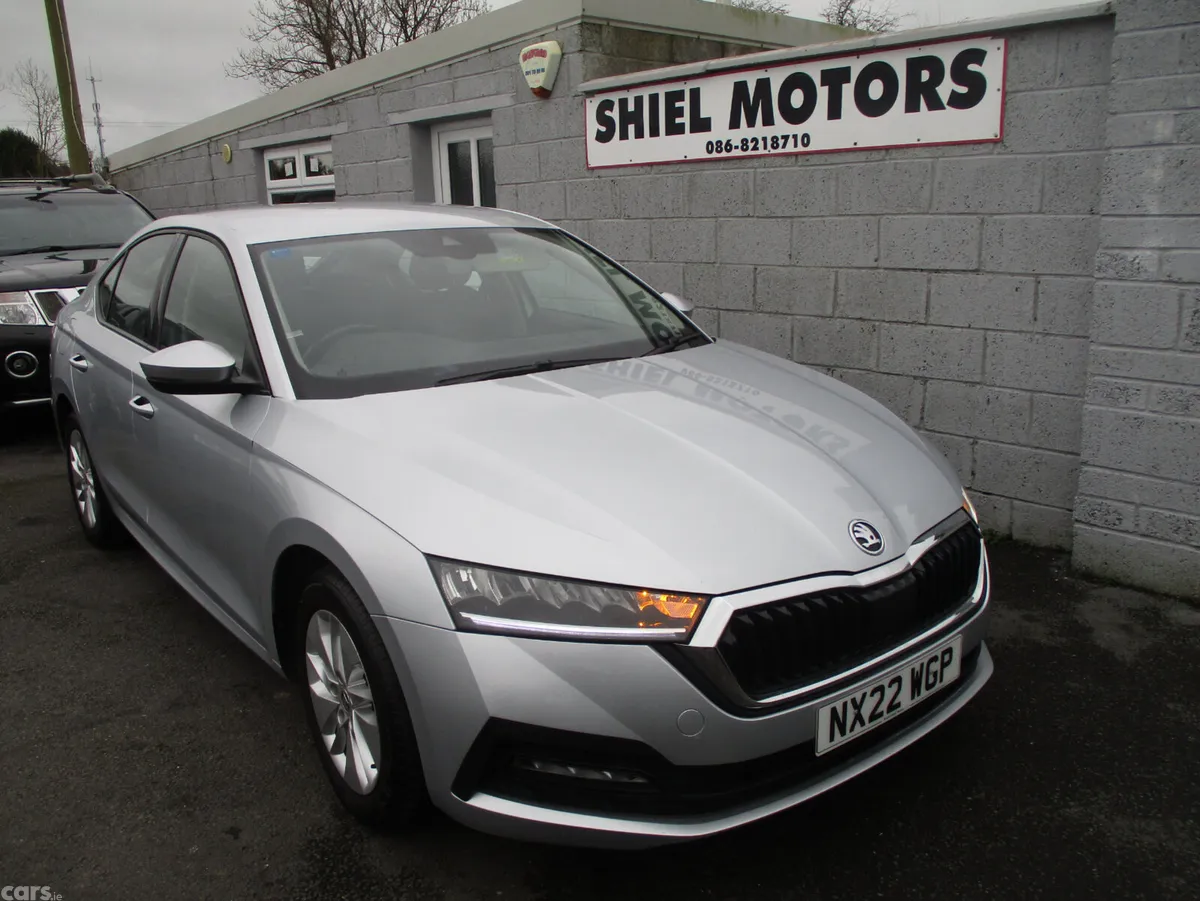 Skoda Octavia Hatchback, Petrol, 2022, Silver