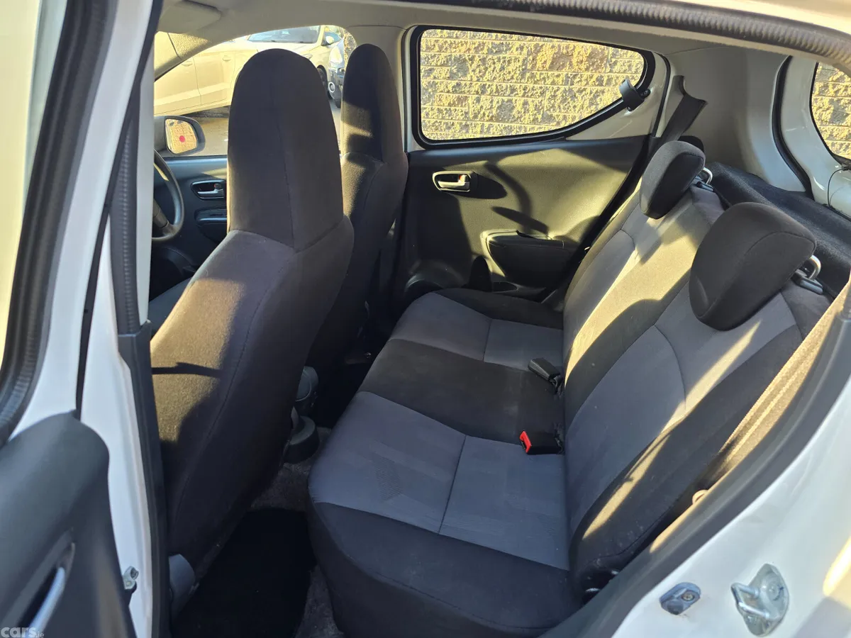 Suzuki Alto Hatchback, Petrol, 2014, White