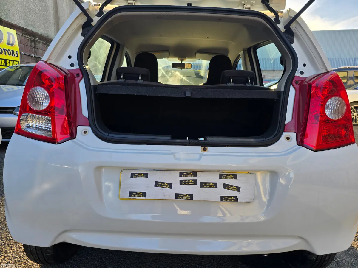 Suzuki Alto Hatchback, Petrol, 2014, White