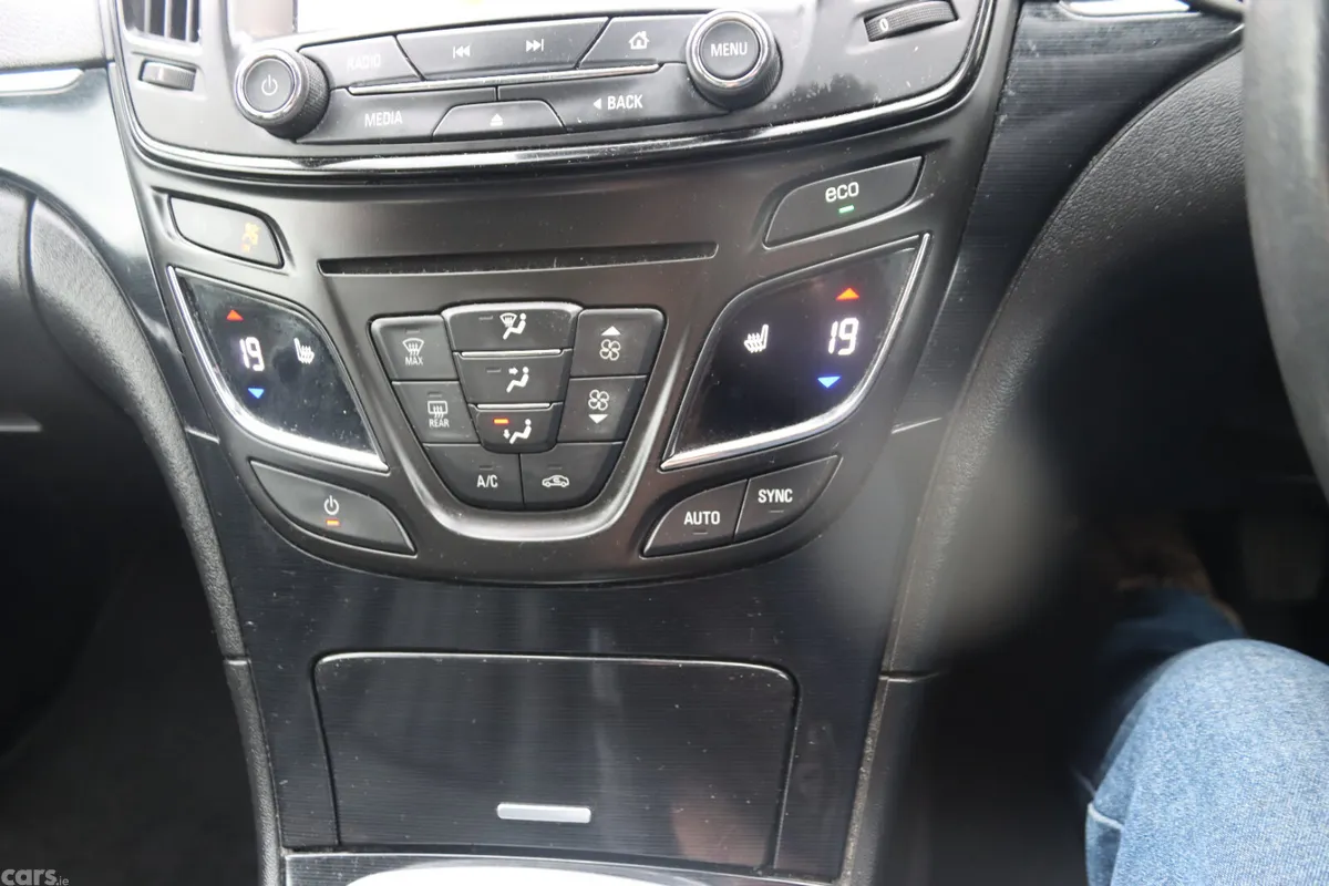 Vauxhall Insignia Hatchback, Diesel, 2016, Grey