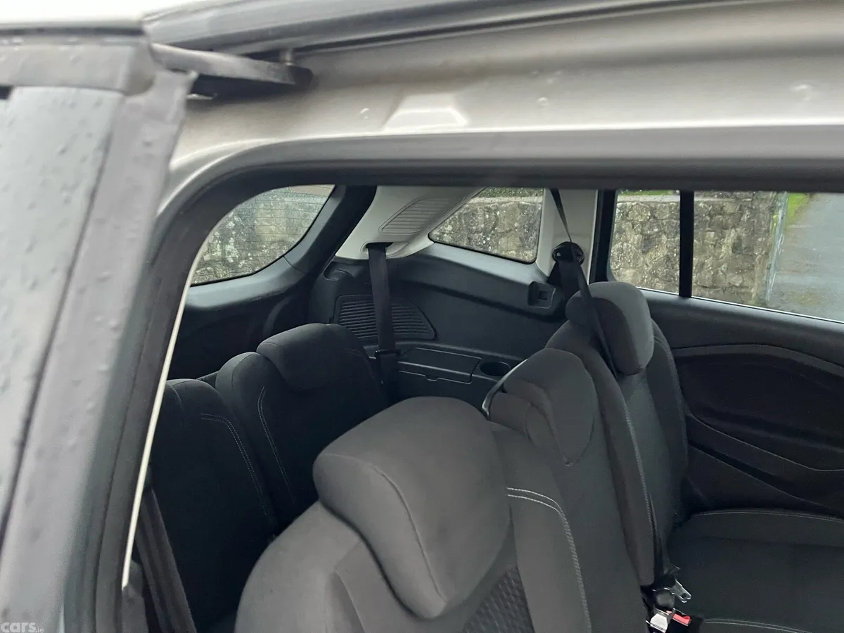 Ford Grand C-Max MPV, Petrol, 2017, Silver