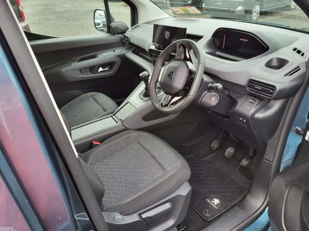 Peugeot Rifter MPV, Diesel, 2025, Blue