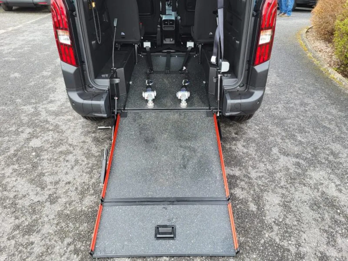 Peugeot Rifter MPV, Diesel, 2025, Blue