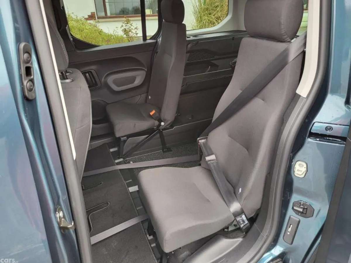 Peugeot Rifter MPV, Diesel, 2025, Blue