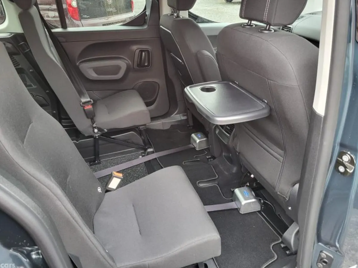 Peugeot Rifter MPV, Diesel, 2025, Blue