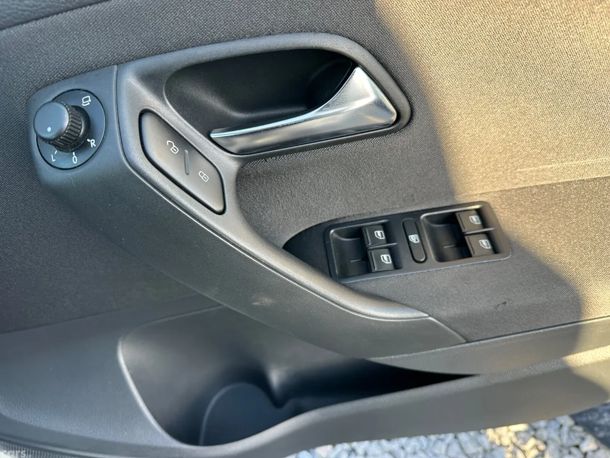 Volkswagen Polo Hatchback, Petrol, 2013, White