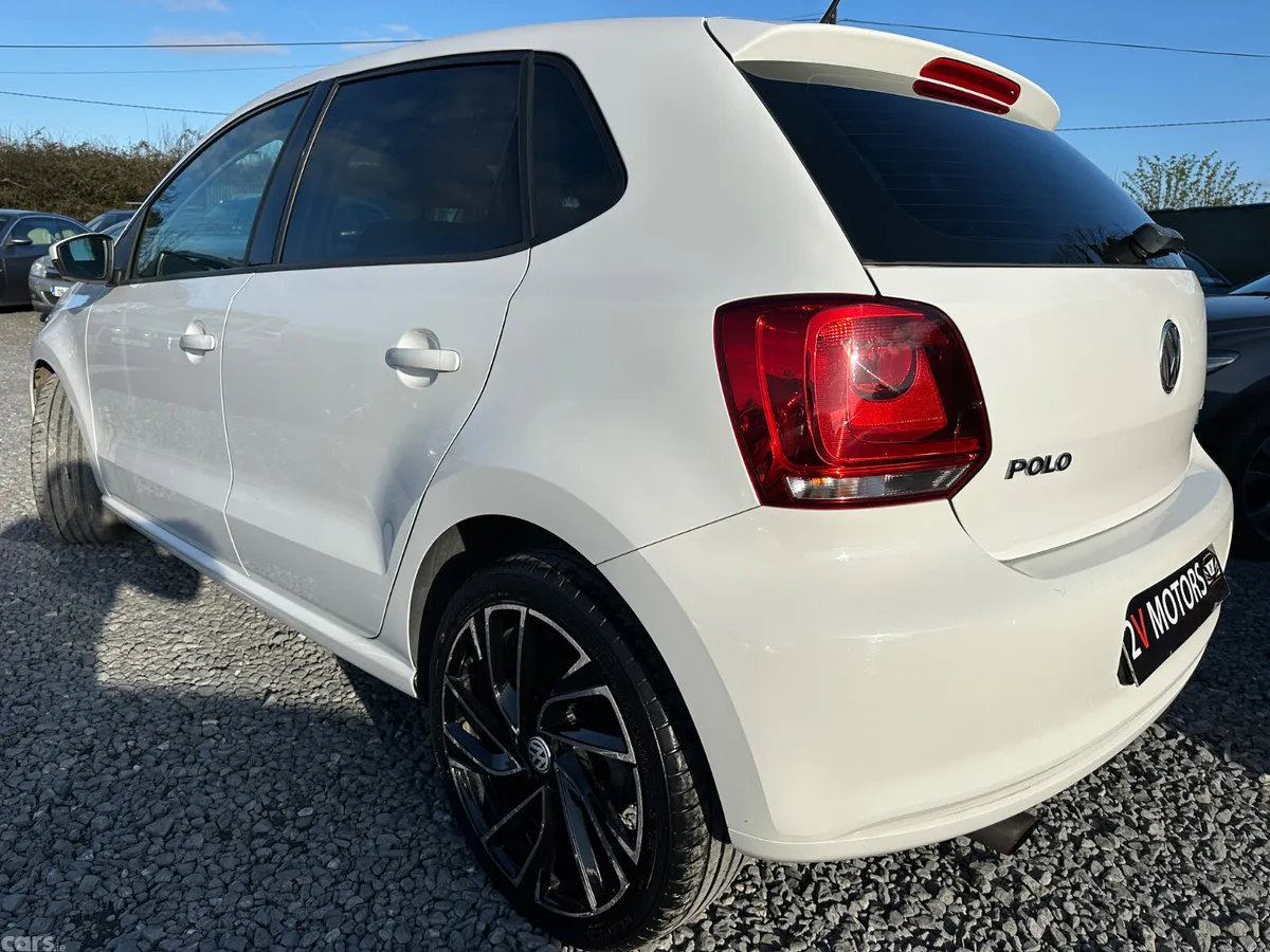 Volkswagen Polo Hatchback, Petrol, 2013, White