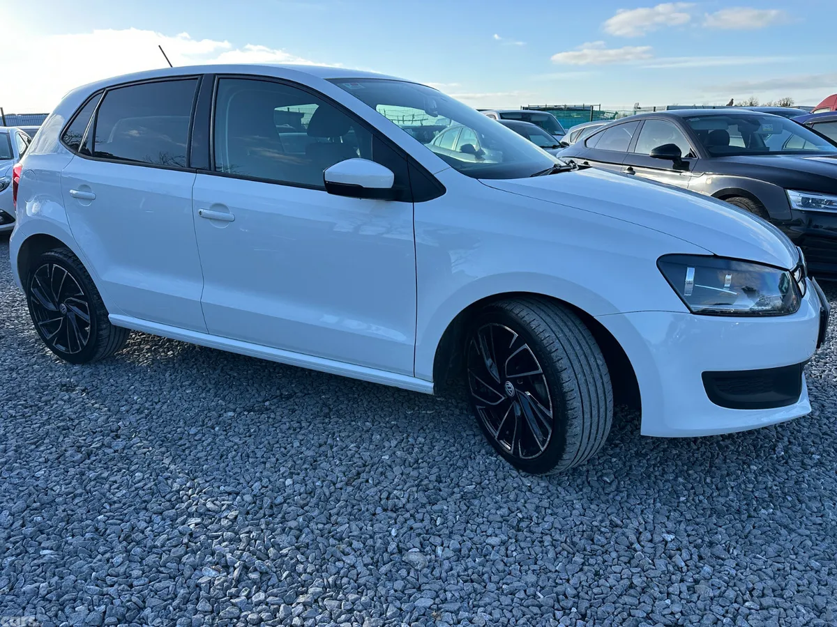 Volkswagen Polo Hatchback, Petrol, 2013, White