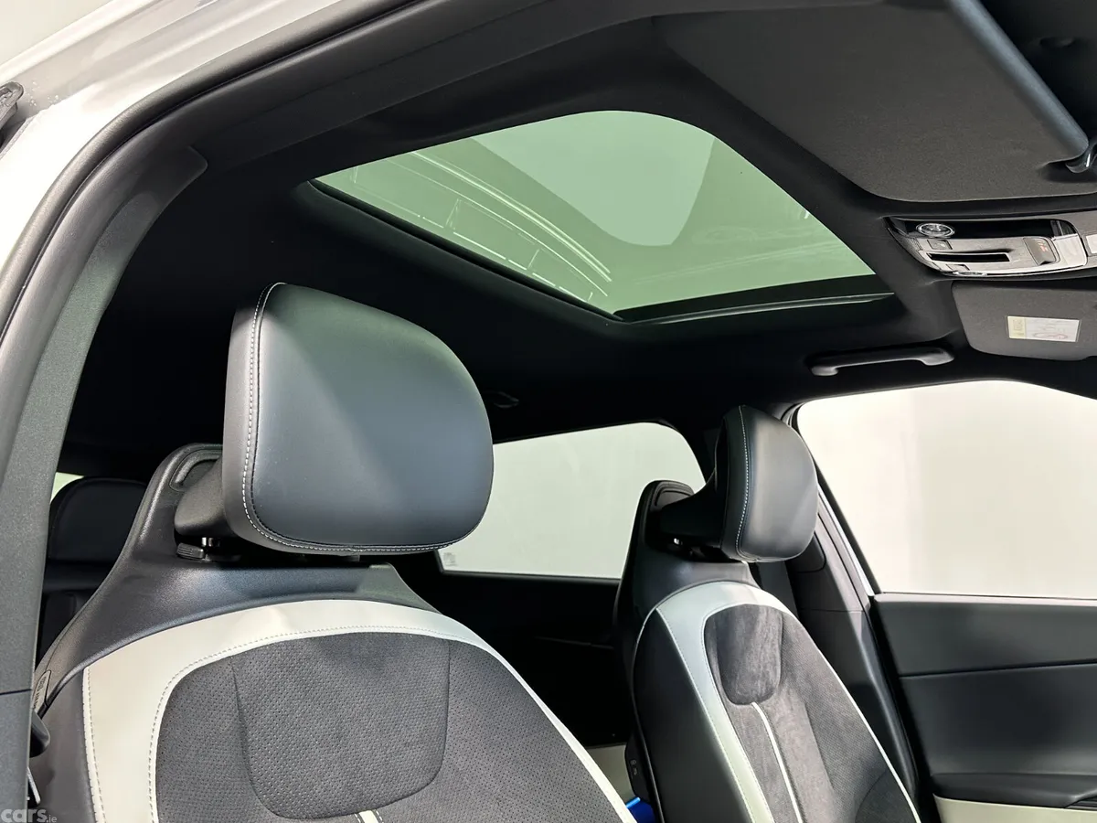 Kia EV6 MPV, Electric, 2026, White