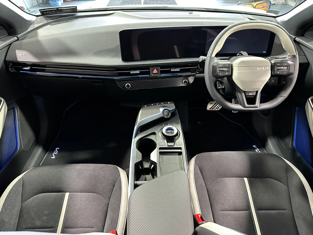 Kia EV6 MPV, Electric, 2026, White