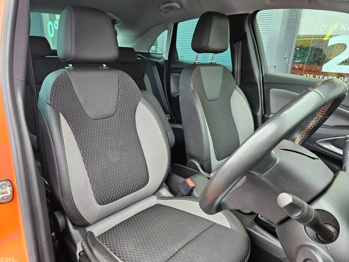 Opel Crossland X SUV, Diesel, 2020, Orange