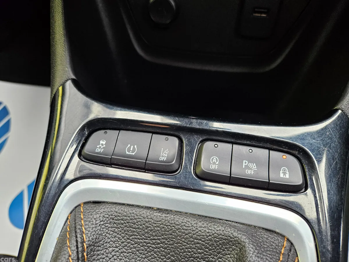 Opel Crossland X SUV, Diesel, 2020, Orange
