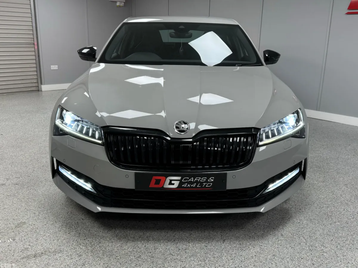 Skoda Superb Hatchback, Diesel, 2019, Grey