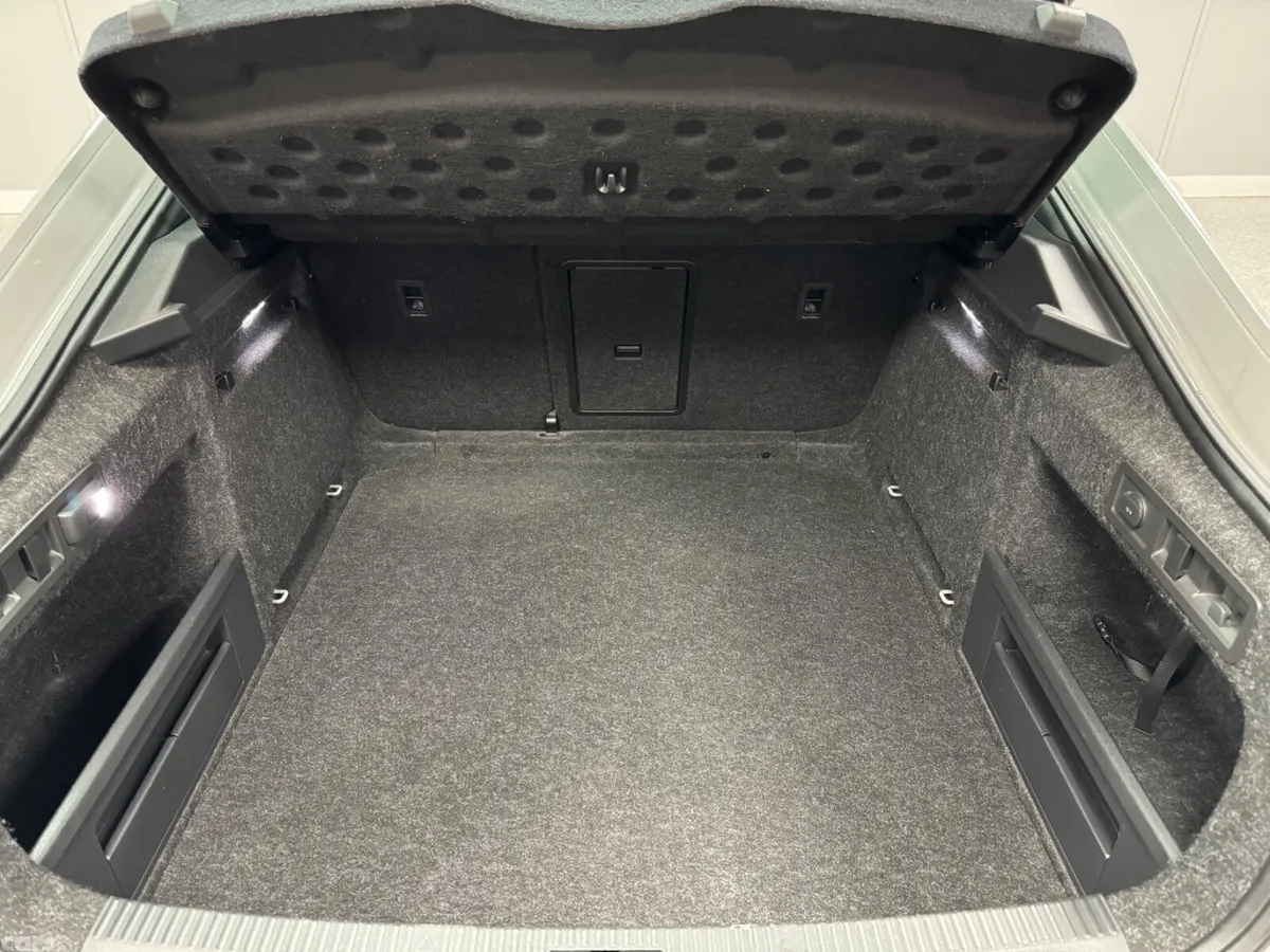 Skoda Superb Hatchback, Diesel, 2019, Grey
