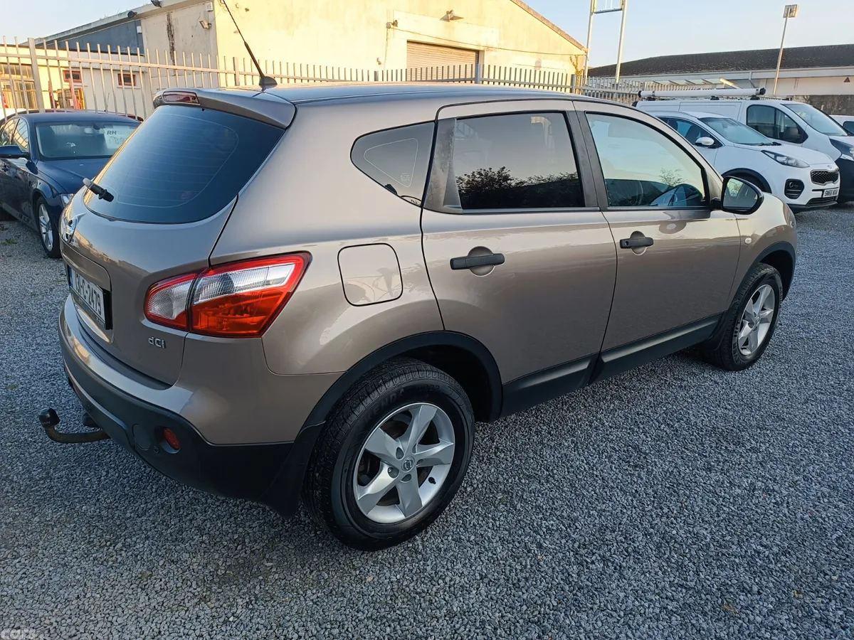 Nissan Qashqai MPV, Diesel, 2013, Brown