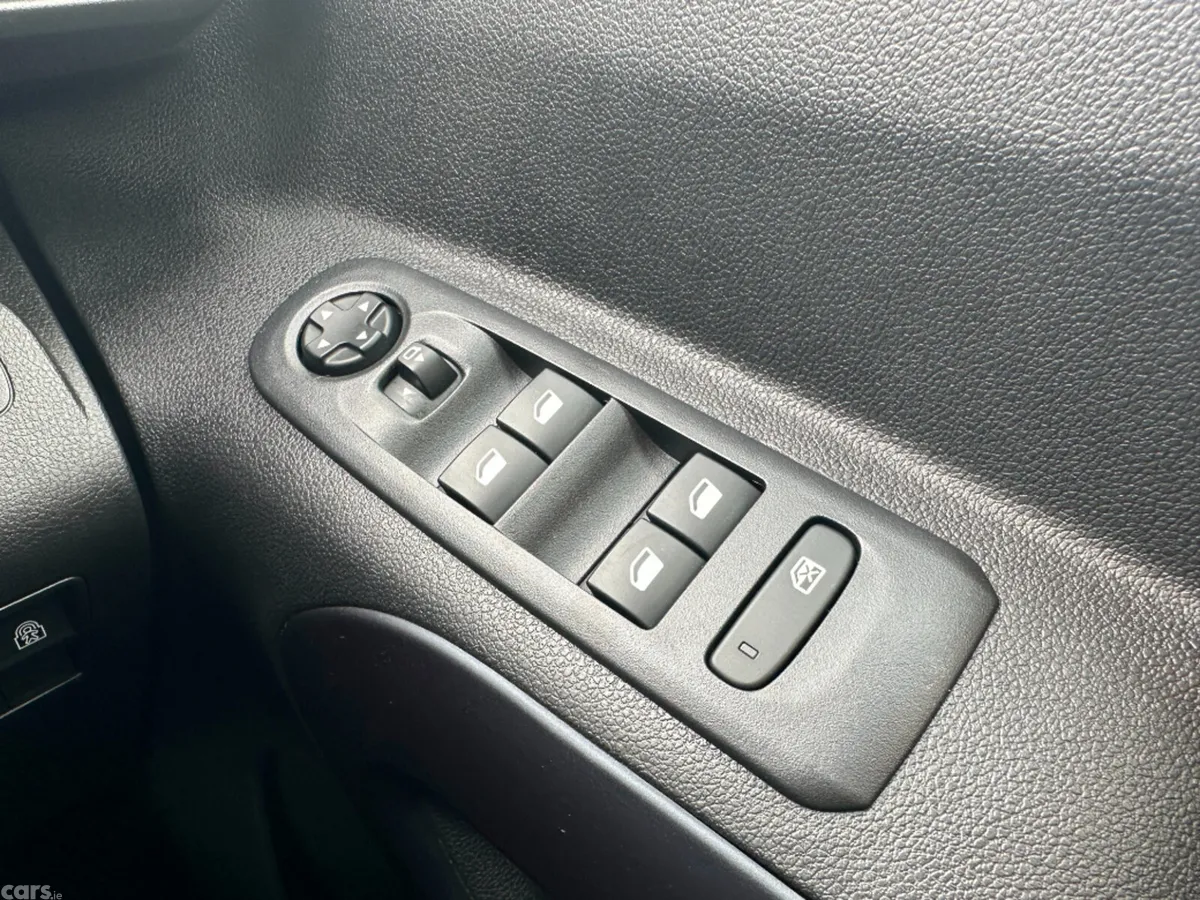 Peugeot Rifter MPV, Diesel, 2022, Bronze