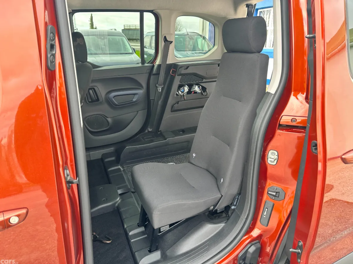 Peugeot Rifter MPV, Diesel, 2022, Bronze