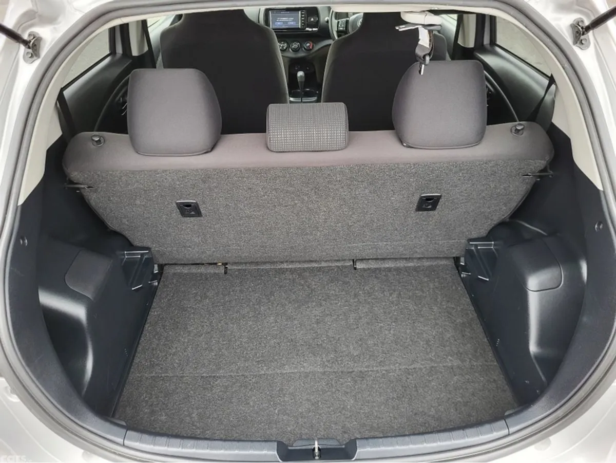 Toyota Vitz Hatchback, Petrol, 2018, Silver