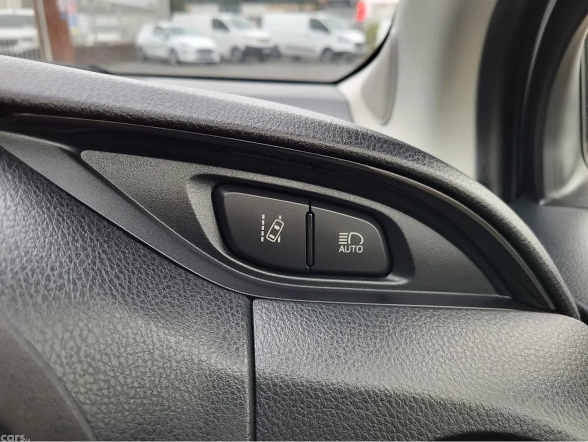 Toyota Vitz Hatchback, Petrol, 2018, Silver