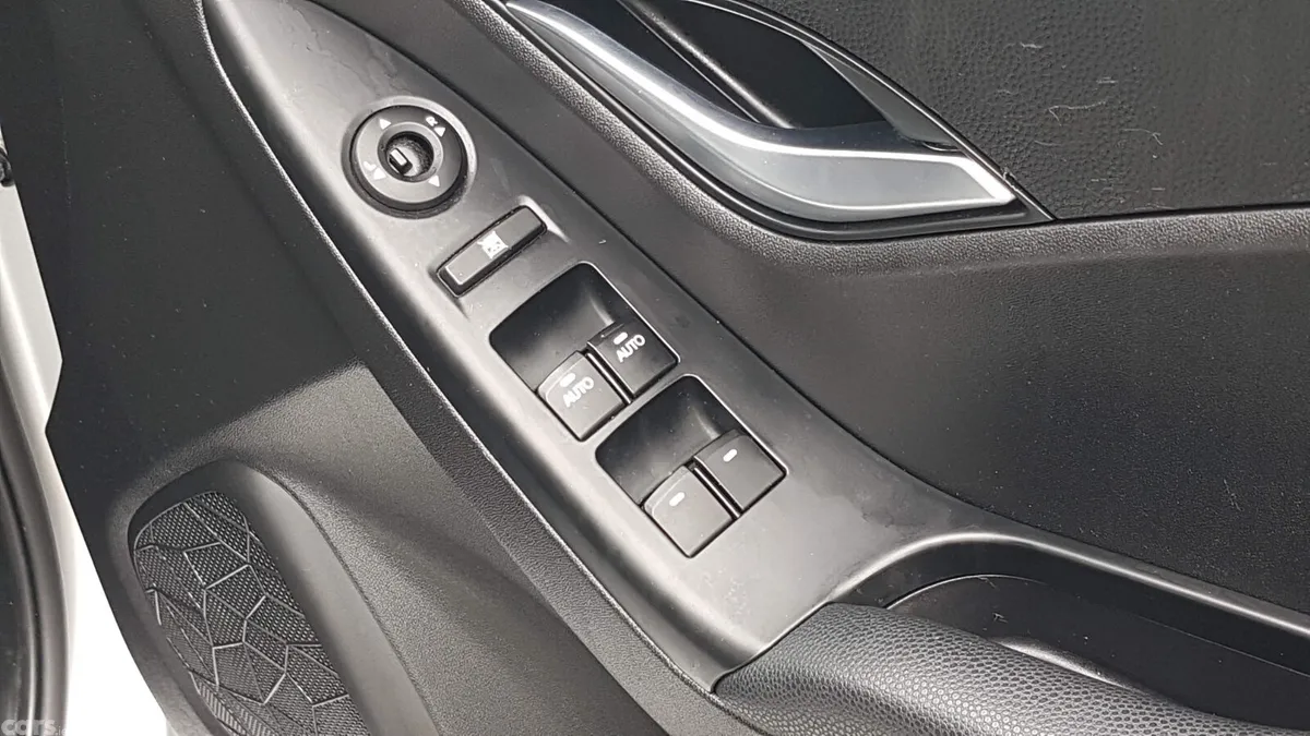Hyundai ix20 Hatchback, Petrol, 2014, Silver