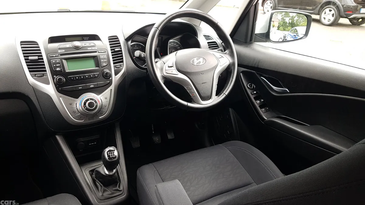 Hyundai ix20 Hatchback, Petrol, 2014, Silver