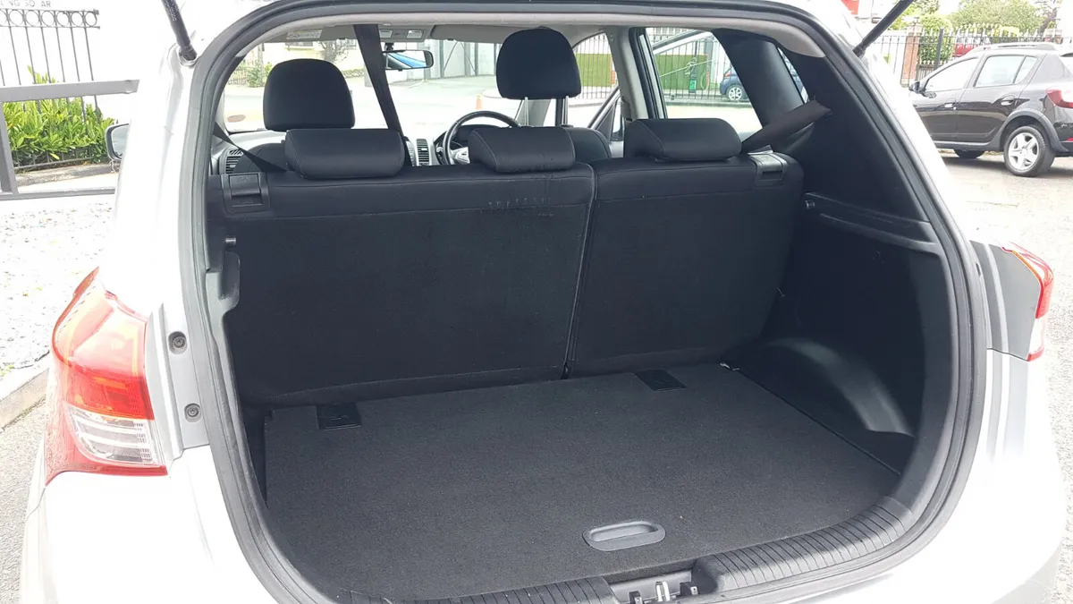 Hyundai ix20 Hatchback, Petrol, 2014, Silver