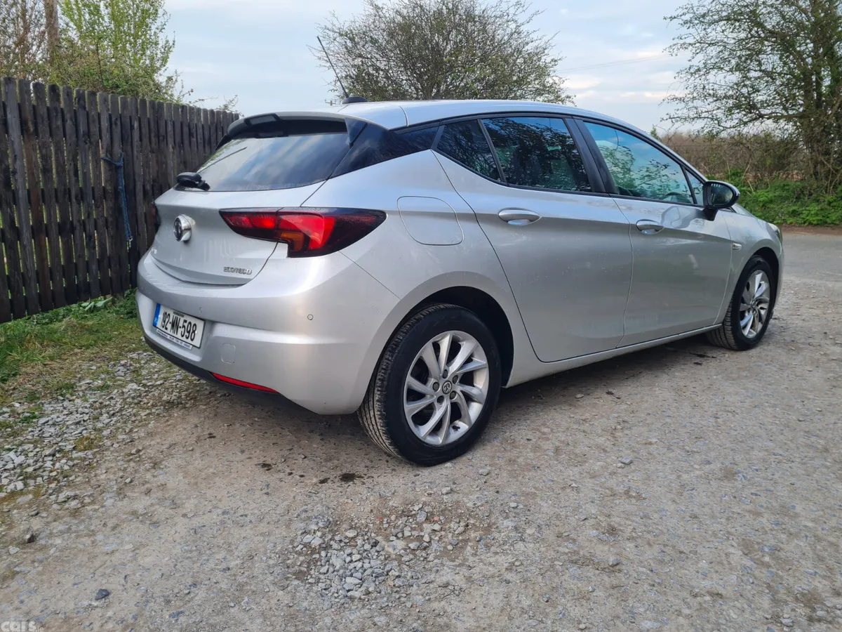 Vauxhall Astra Hatchback, Diesel, 2019, Silver
