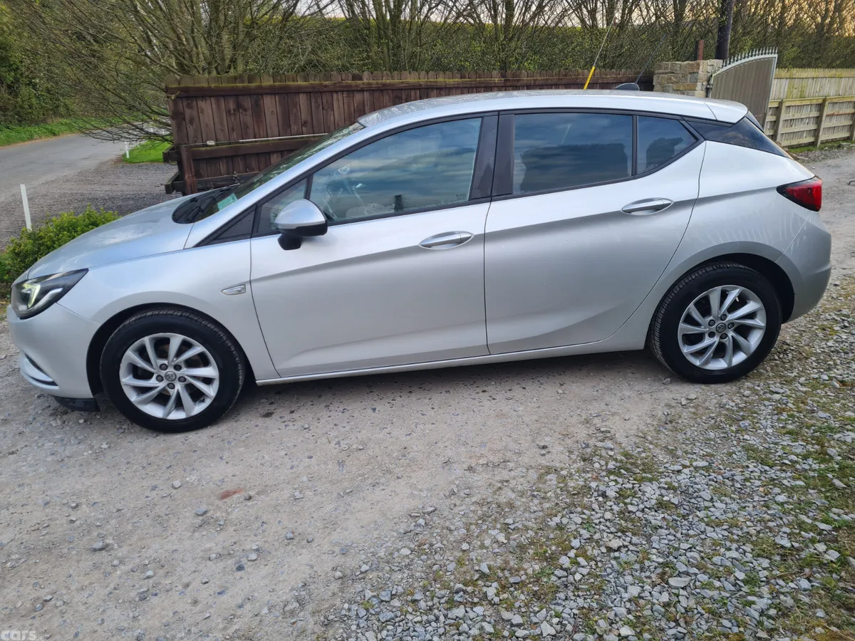Vauxhall Astra Hatchback, Diesel, 2019, Silver