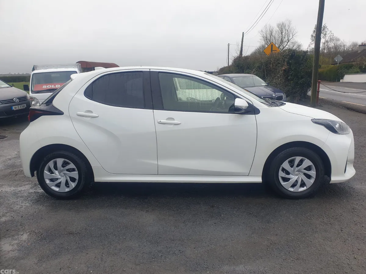 Toyota Yaris Hatchback, Petrol, 2022, White