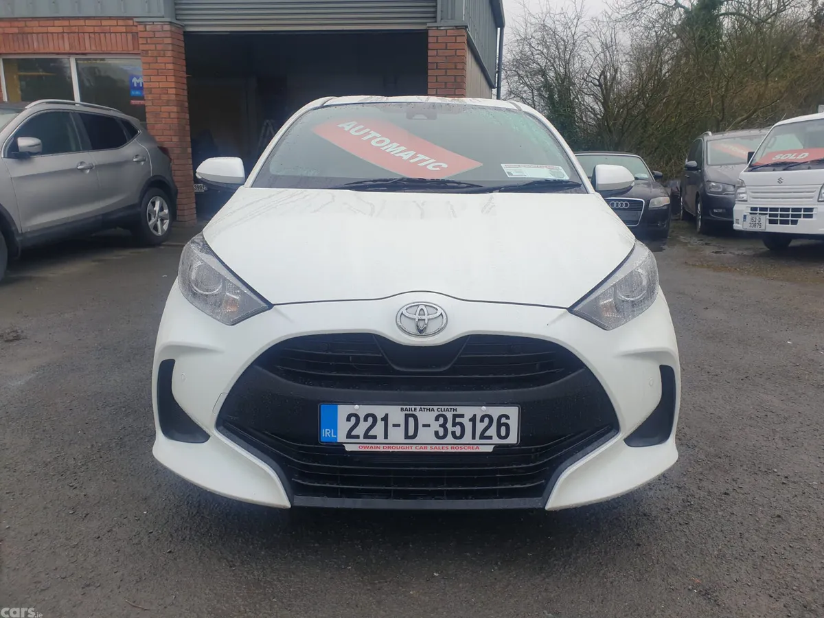 Toyota Yaris Hatchback, Petrol, 2022, White