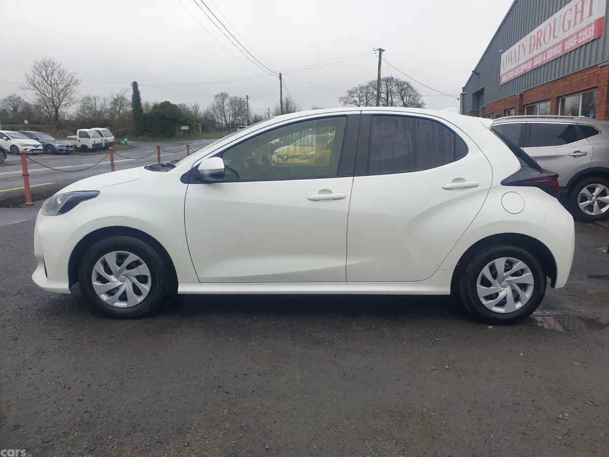Toyota Yaris Hatchback, Petrol, 2022, White