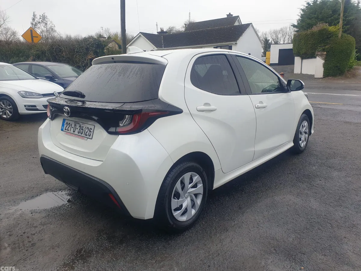 Toyota Yaris Hatchback, Petrol, 2022, White