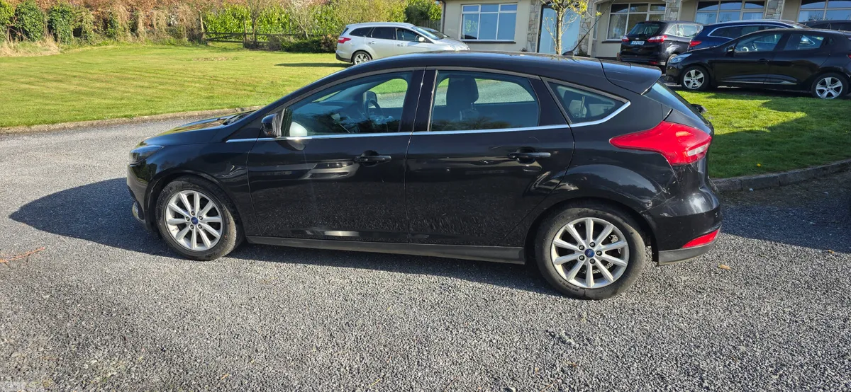 Ford Focus Hatchback, Petrol, 2015, Black