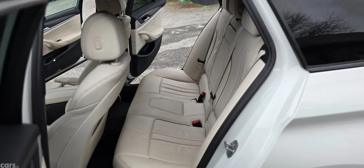 BMW 5-Series Estate, Petrol Plug-in Hybrid, 2022, White