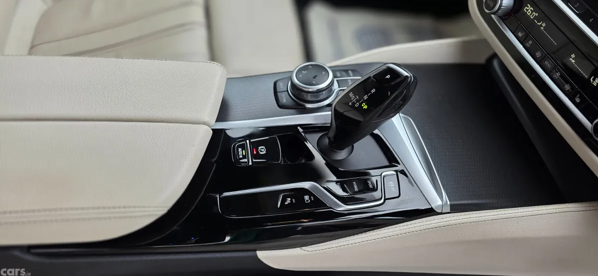BMW 5-Series Estate, Petrol Plug-in Hybrid, 2022, White