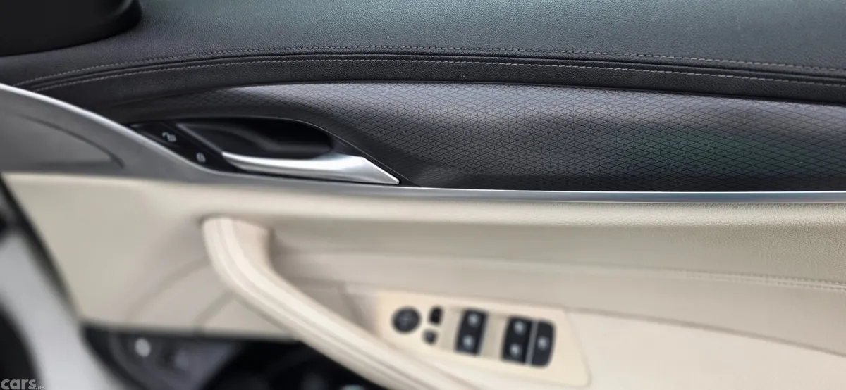 BMW 5-Series Estate, Petrol Plug-in Hybrid, 2022, White