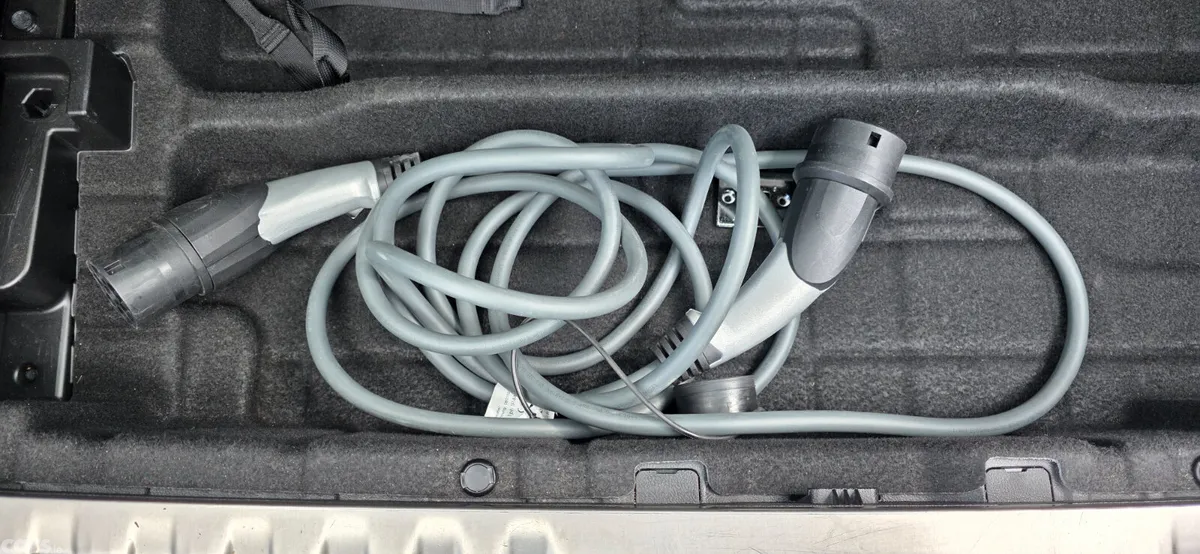 BMW 5-Series Estate, Petrol Plug-in Hybrid, 2022, White